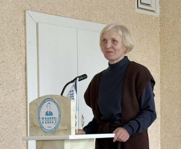 Виступає голова комсії інженерно-педагогічного факультету